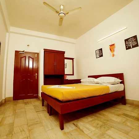 Kairali Tourist Home Guruvāyūr Esterno foto