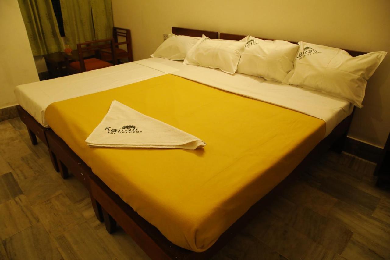 Kairali Tourist Home Guruvāyūr Esterno foto