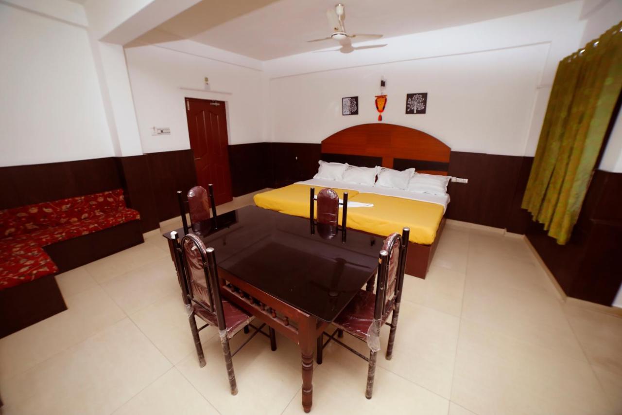 Kairali Tourist Home Guruvāyūr Esterno foto