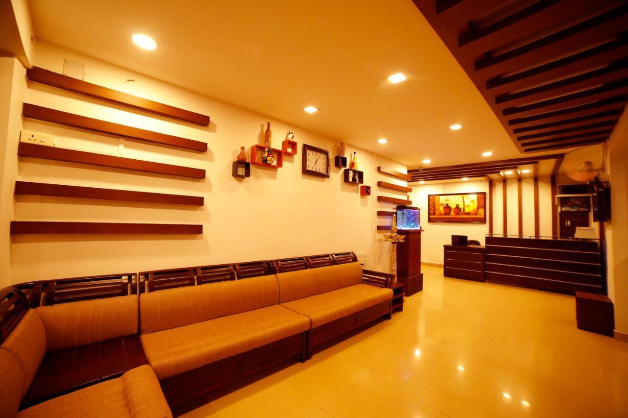 Kairali Tourist Home Guruvāyūr Esterno foto
