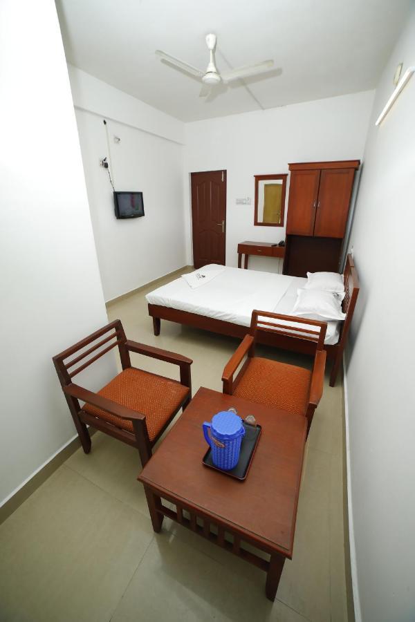 Kairali Tourist Home Guruvāyūr Esterno foto